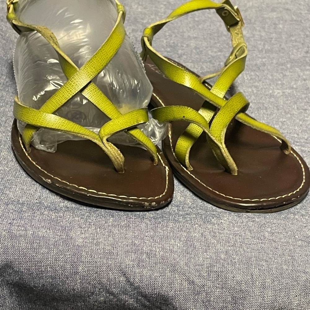 Sandal - Picture 3 of 5